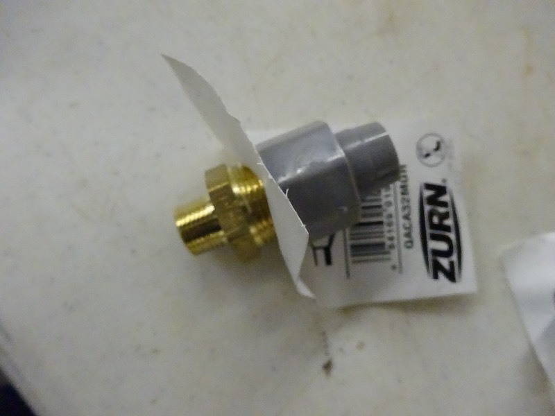 Box of 12 x 3 male coupling adapters