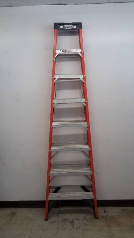 lot 1 image: Warner Ladder