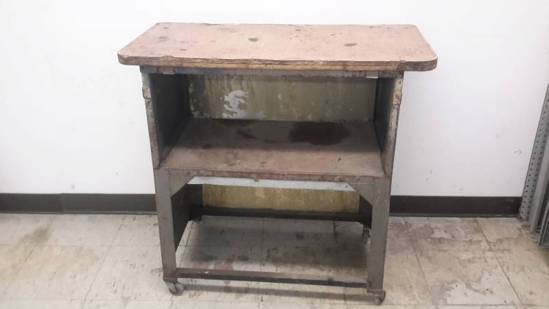 lot 3 image: Shop cart