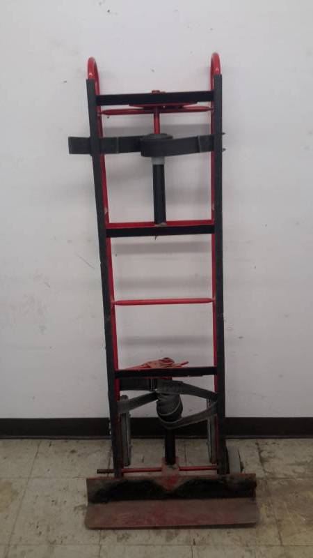 lot 6 image: Appliance cart