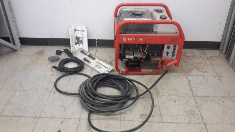 lot 8 image: Pressure washer