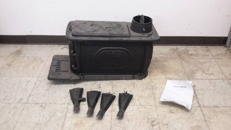 lot 19 image: Small cook stove