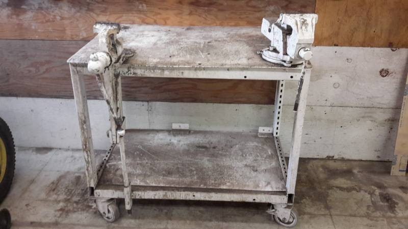 lot 22 image: Vice bench