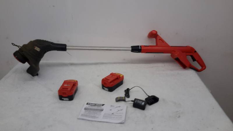 lot 24 image: Black and Decker yard trimmer