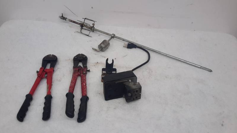 lot 31 image: Cutters and rotisserie