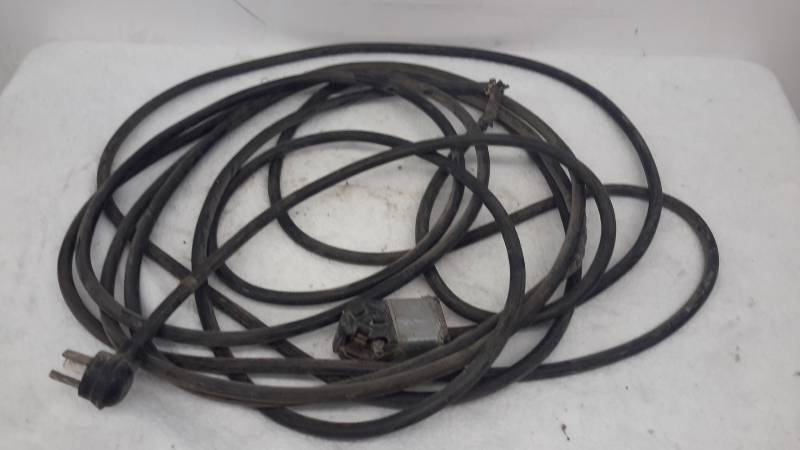 lot 35 image: 220 V extension cord