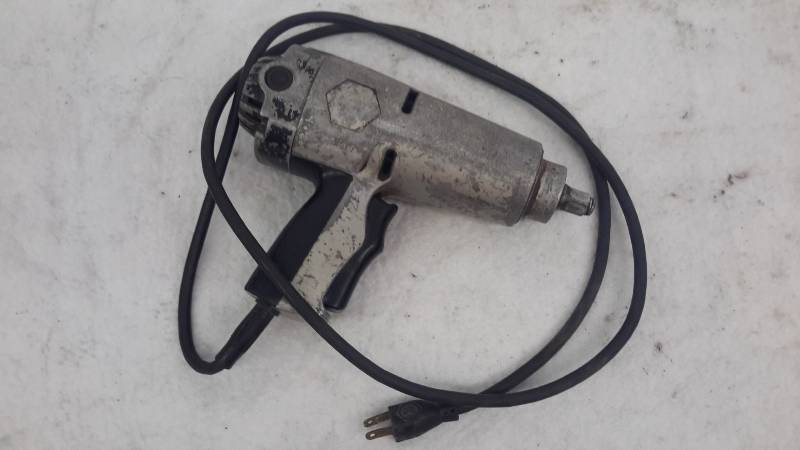 lot 38 image: Impact driver