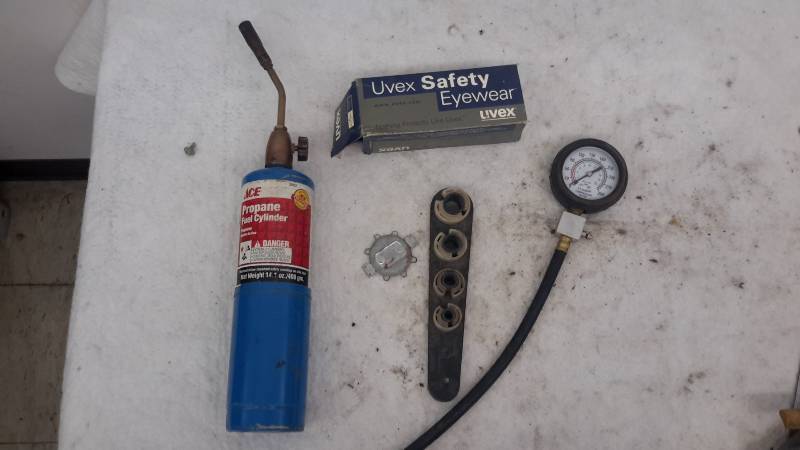 lot 50 image: Torch, compression tester, automotive tools