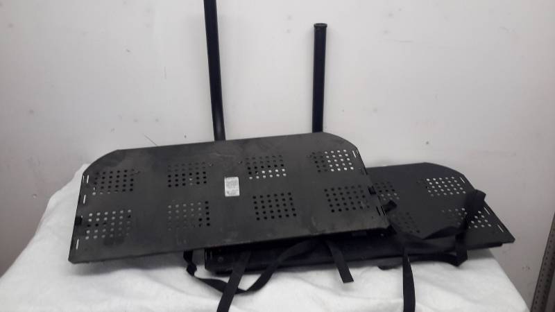 lot 63 image: Pair of wall mount shelves