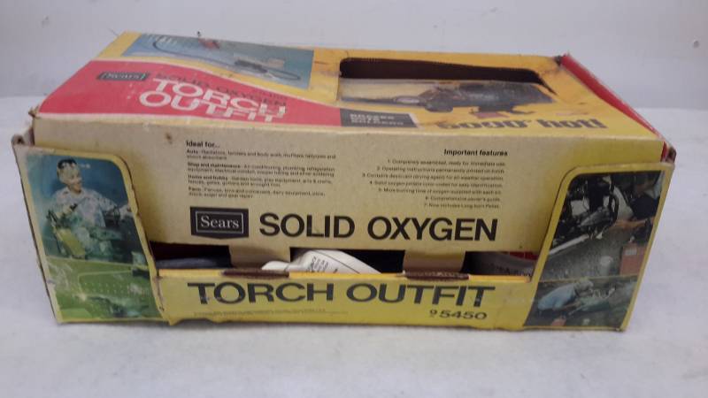 lot 67 image: Solid oxygen torch outfit