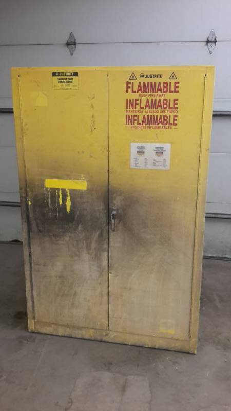 lot 76 image: Flammable Liquid storage cabinet