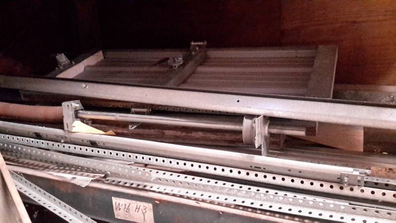 lot 80 image: Overhead door