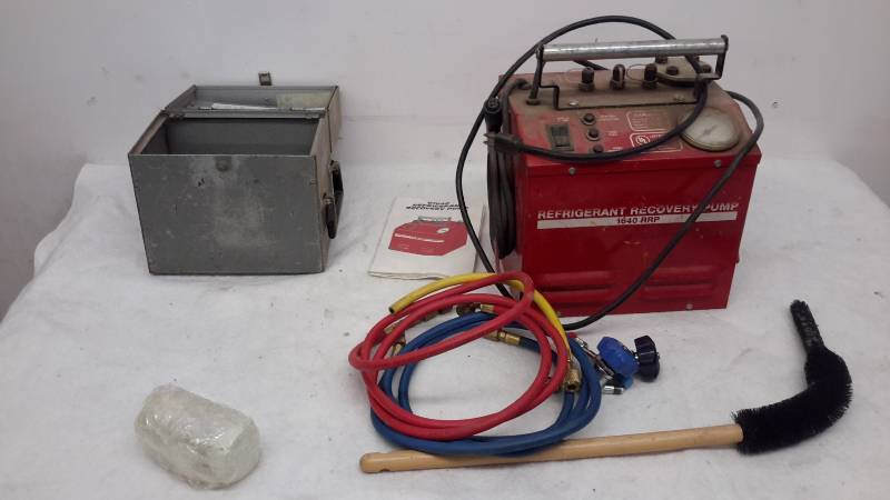 lot 81 image: Refrigerant recovery tools