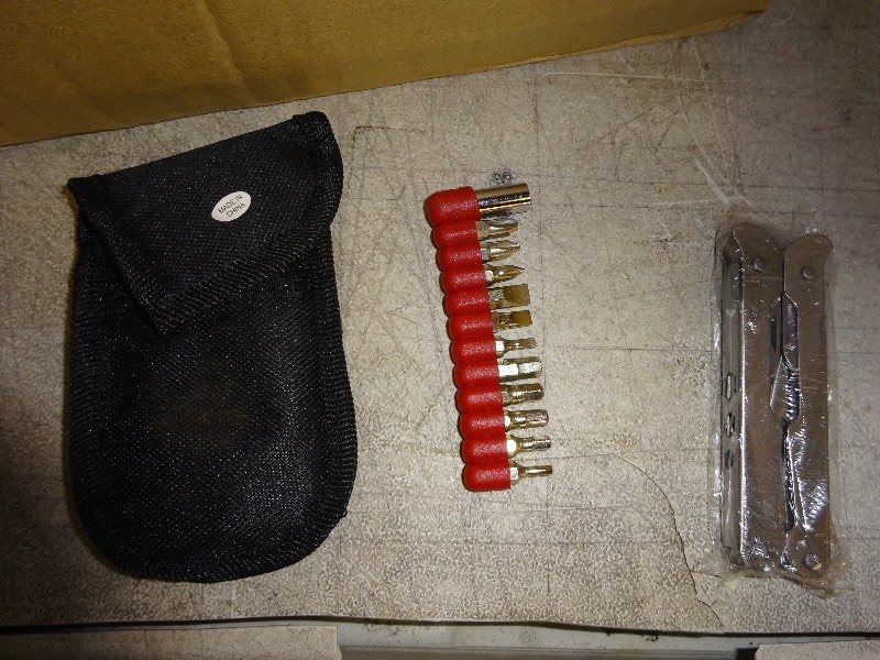 lot 7 image: Lot of multi tool sets with pouch