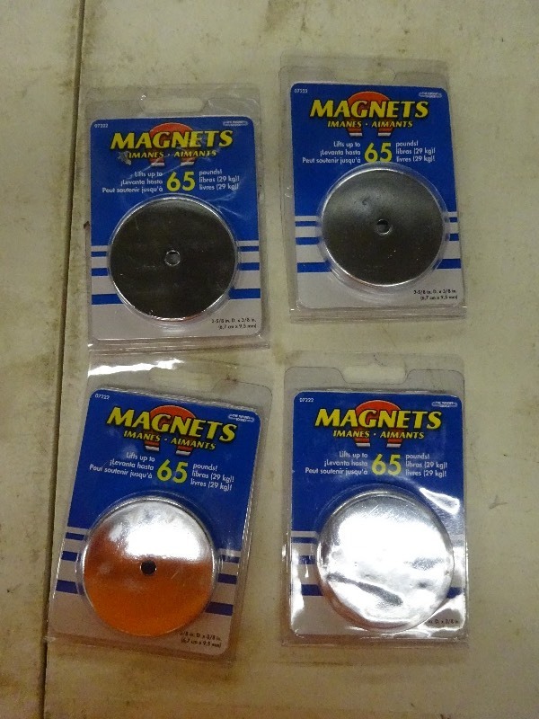 lot 59 image: Magnets 65 pounds lot of 4
