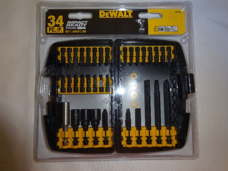 lot 72 image: Dewalt 34 pc impact ready set