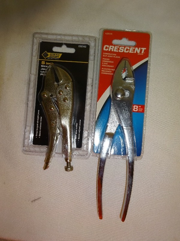 lot 84 image: Crescent slip joint pliers, 5 straight jaw lock locking pliers