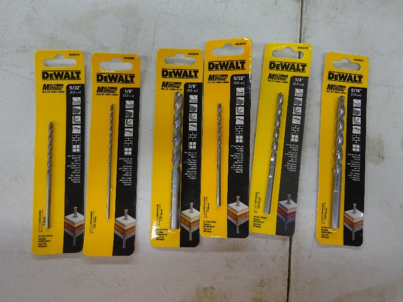 lot 90 image: Dewalt Variety size drill  buts