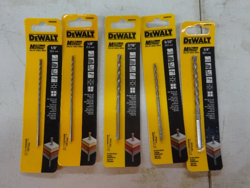 lot 91 image: Dewalt Variety size drill  buts