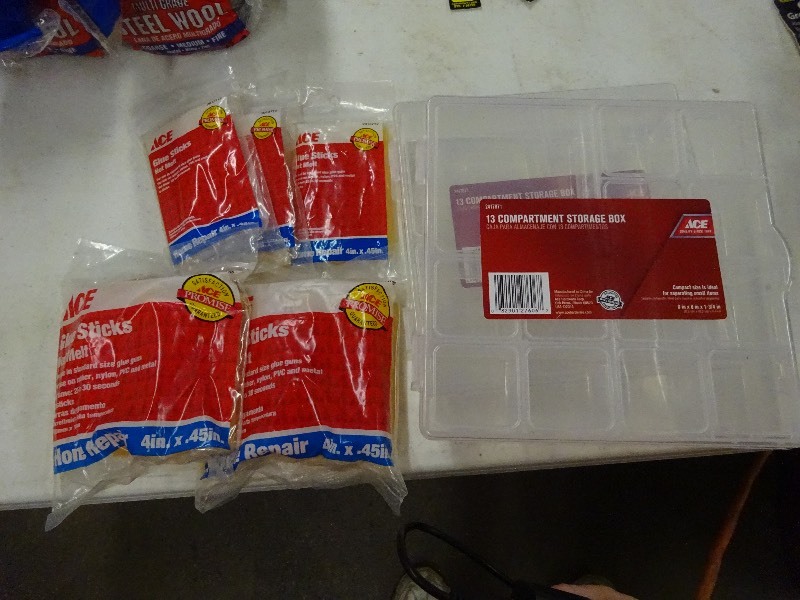 lot 109 image: 2 Compartments storage boxes package od glue sticks
