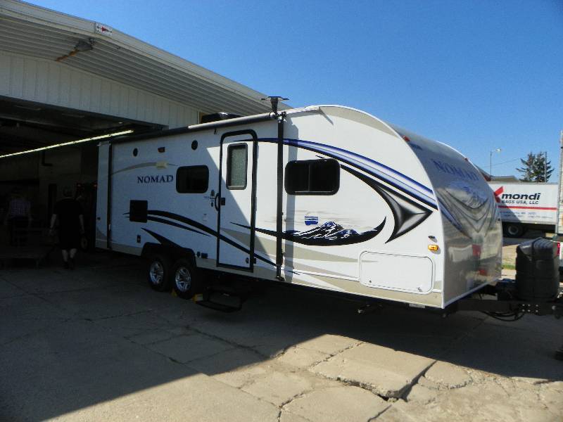 lot 3 image: 2013 27 NOMAD JOEY MODEL 236