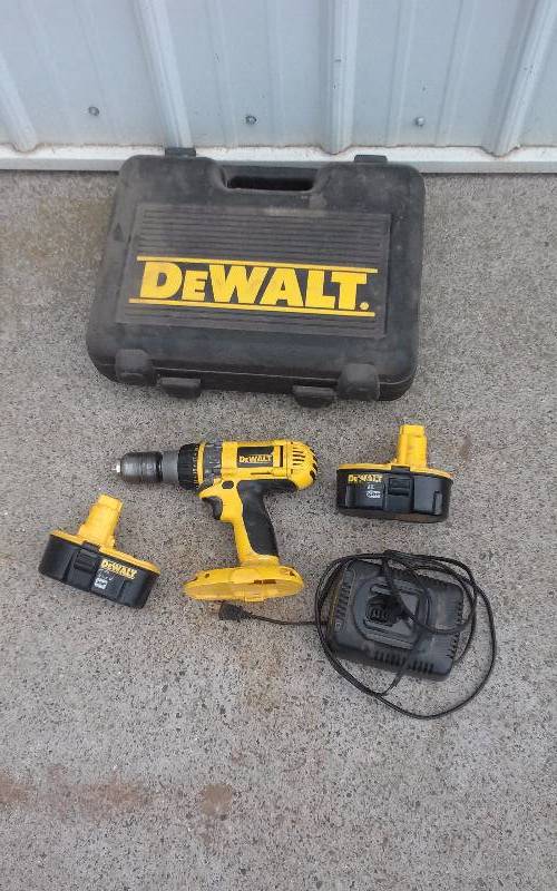 lot 12 image: Dewalt 18v Drill, Charger, Battery