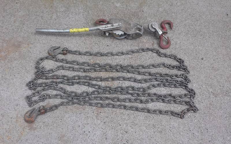 lot 33 image: Lot - Come A Long & 25ft Chain