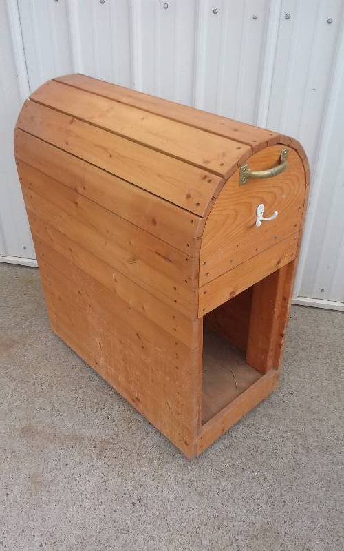 lot 37 image: Wood Saddle Stand, 37x32x17