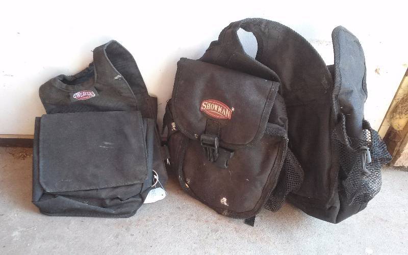 lot 70 image: Weaver Nylon Horn Bag