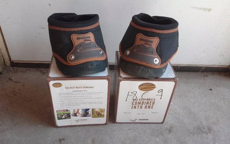 lot 72 image: Easy Boot Horse Boot, Pair, Size 2.5