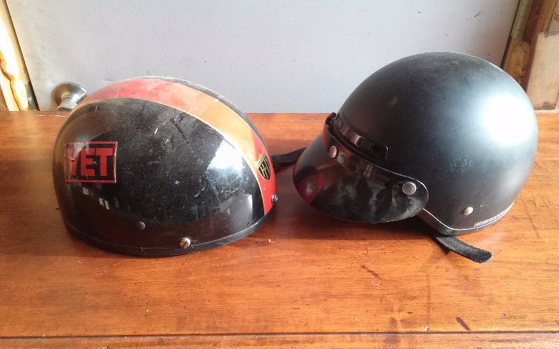 lot 95 image: Pair Helmets - CL2 by HJC & Harley Size XXL