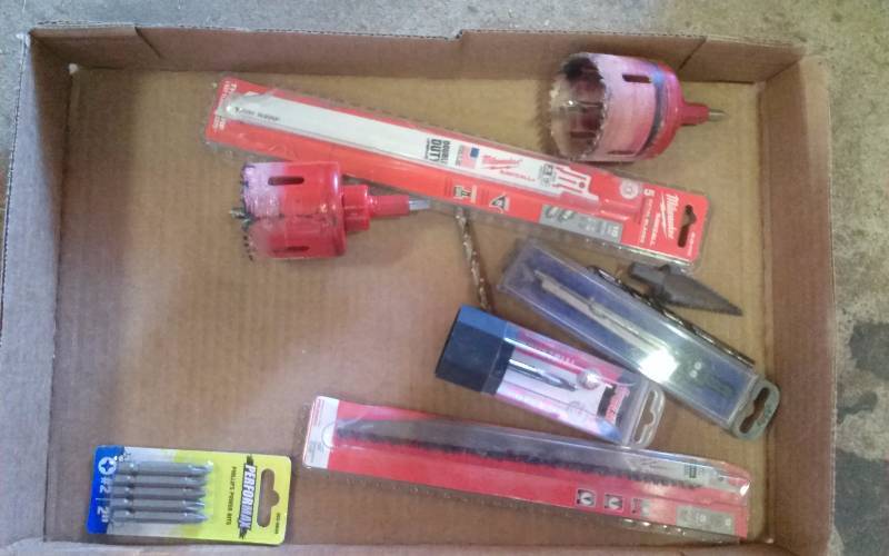 lot 103 image: Lot - Misc Blades, Bits, Hole Drills, etc