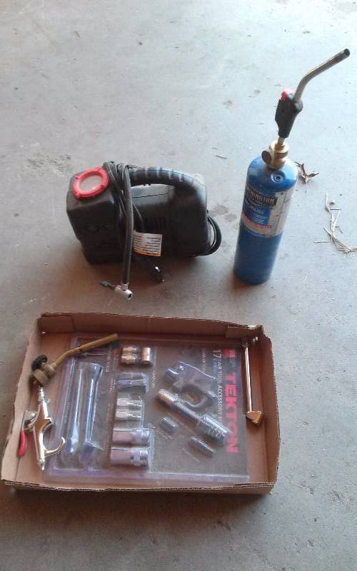 lot 118 image: Lot - Misc Pneumatic Spray Nozzle, Torch, etc