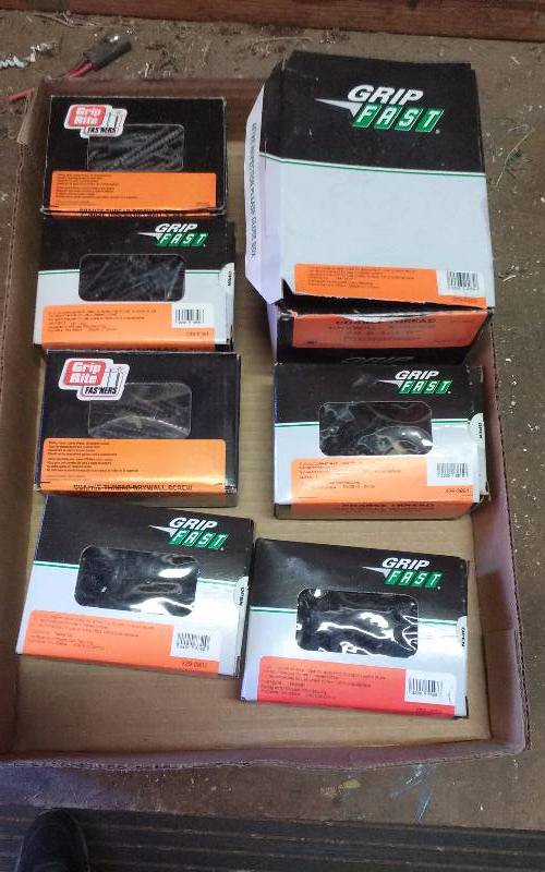 lot 122 image: Lot - Misc Drywall Screws