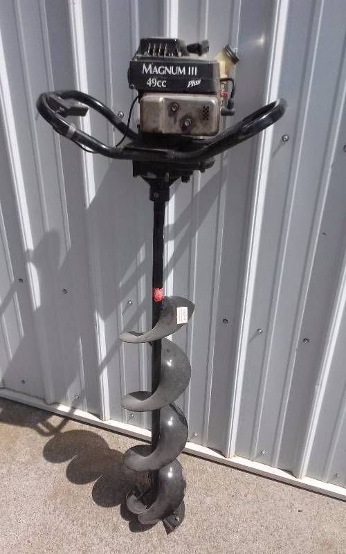 lot 158 image: StrikeMaster Magnum 111 Plus Auger, 49cc, 8 Hole