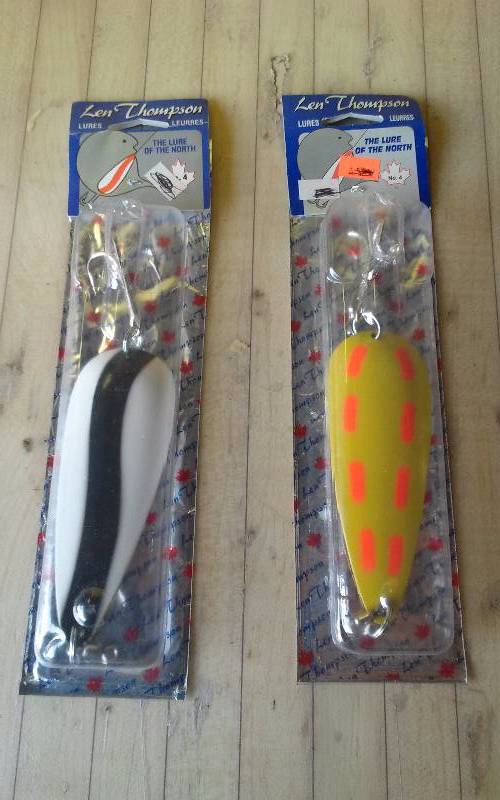 lot 163 image: Fishing Lures - Pair Len Thompson Lures