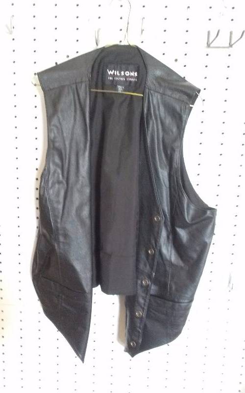 lot 168 image: Wilson Leather Mens Leather Vest, Size XXL