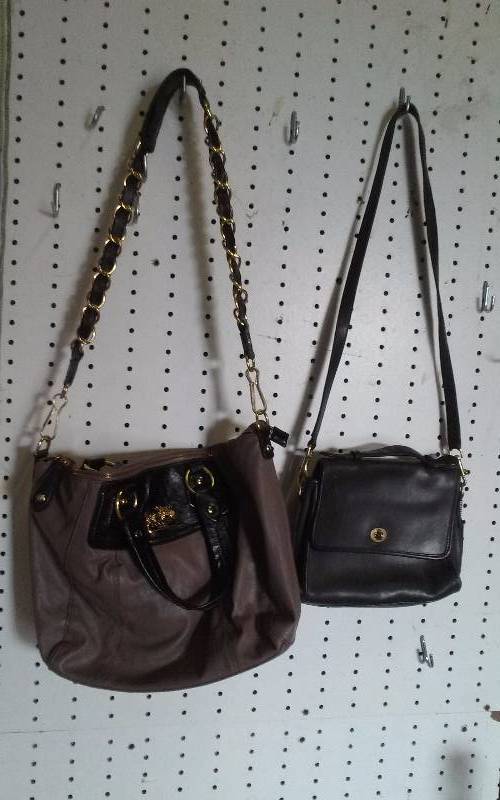 lot 180 image: Purse - Lot of (2) COACH Purses