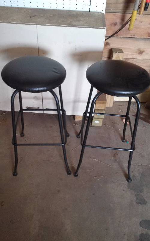 lot 197 image: Pair Stools, 29 high