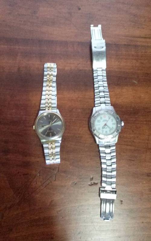 lot 207 image: Lot - Mens Swiss Military & Seiko Watches, Needs Batteries