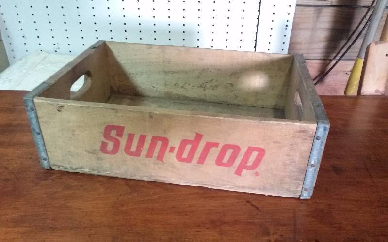 lot 216 image: Vintage Sun Drop Wooden Crate