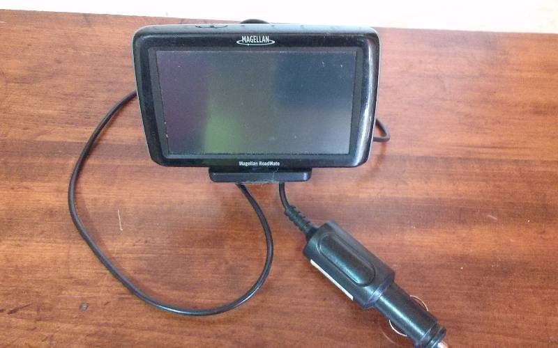 lot 229 image: Magellan Roadmate GPS