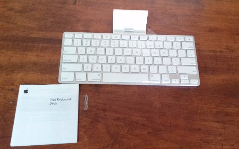 lot 230 image: IPAD Keyboard Dock