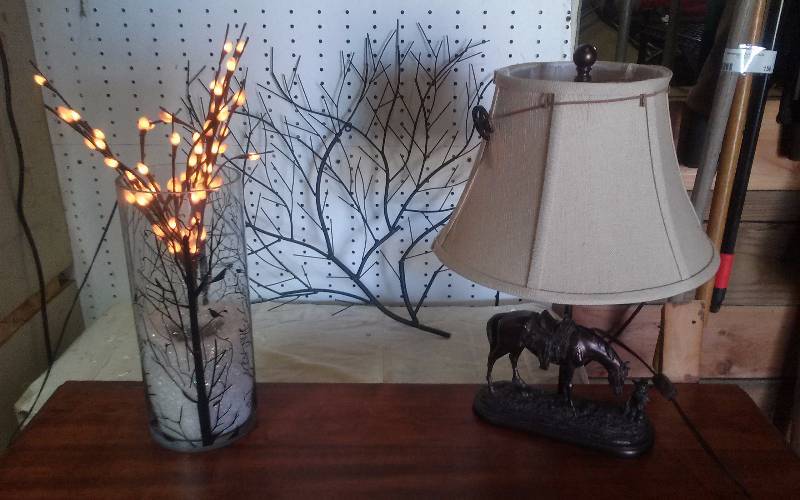 lot 238 image: Lot - Horse Lamp, Metal Tree Wall Dcor, Vase with Lighted Artificial Pussy Willows