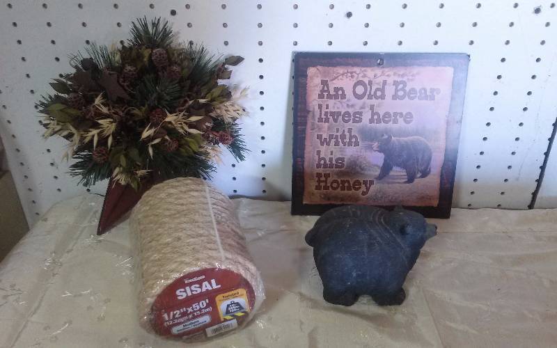 lot 240 image: Lot - Bear & Country Dcor, 50ft Rope