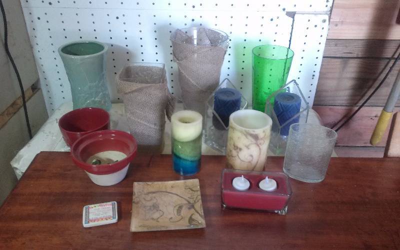 lot 250 image: Lot  - Misc Vases