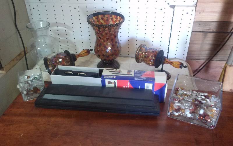 lot 269 image: Lot - PartyLite Large VaseWall Sconces, Shelves, etc