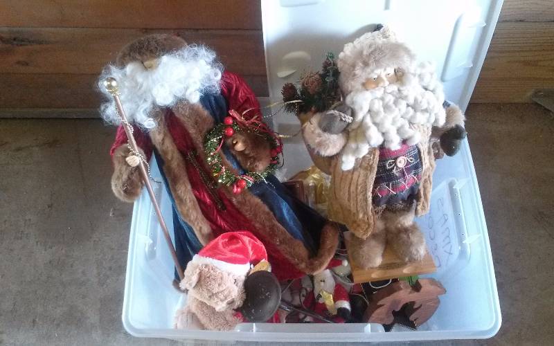lot 284 image: Lot - Tote with Father Christmas, Etc