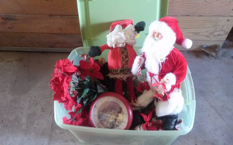lot 285 image: Lot - Tote with Father Christmas, Etc