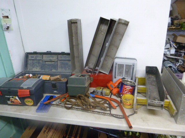 lot 10 image: Miscellaneous Garage Items